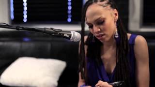 Video thumbnail for IK Multimedia iRig Mic Handheld Condenser Microphone Demo | Full Compass by Full Compass