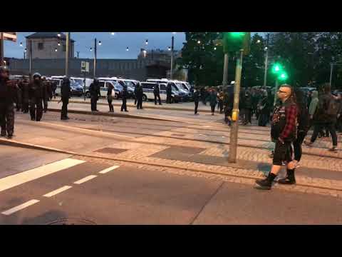 Antifa und Demonstranten am Bahnhof | Chemnitz | 01.09.2018