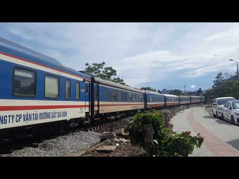 [4660] D19E - 911 kéo tàu SE21 rời ga Thanh Khê (07.08.22 - 8h08)