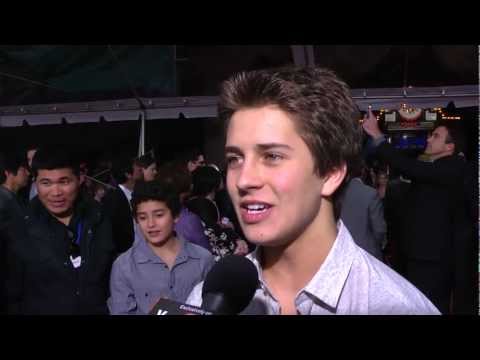 Billy Unger Talks Super Powers & Poses - 'The Avengers' Premiere