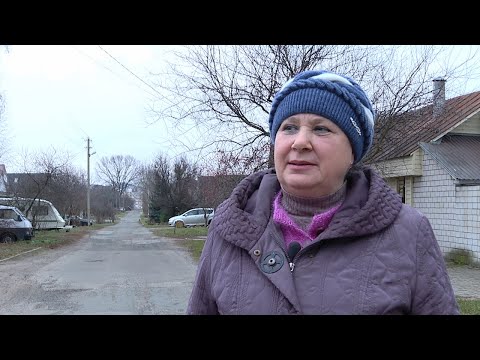 Пенсионерка дала отпор матерому преступнику. Её наградили следователи видео