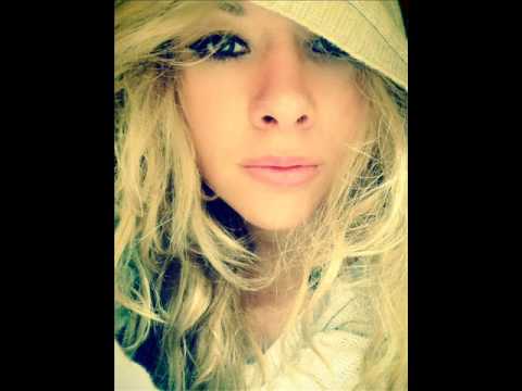 Çağla Özdöker   Kanatlarım Kıpkırmızı