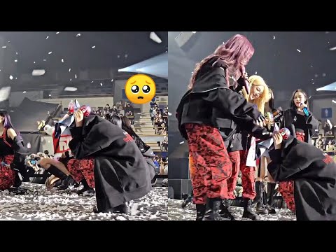 Siyeon crying during the encore and getting comforted by her members 🥺