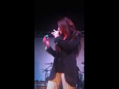 Ewa Farna - Směj se - Jasná Nízké Tatry 26.01.2013 cz.1