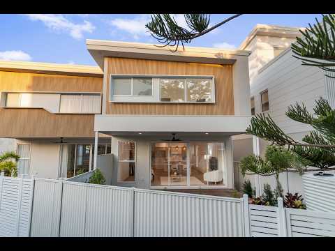 15 Chant St, Broadbeach Waters, QLD 4218, 4 slaapkamers, 2 badkamers, House
