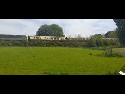 20189 and 47773 "The Queen Mother" THRASH past Hyde Bank Farm, 14.5.22