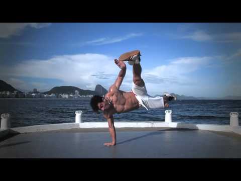 Roxrite, Neguin, Cico, Pelezinho, Bboy  Lil G, Ronnie "WHEN B BOYS ENTER THE MATRIX"