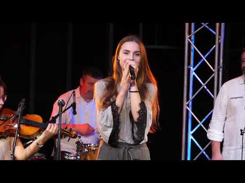 Išeinu. Gintarė Muraulaitė ir gyvo garso grupė.