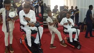 WATCH POPULAR MUSICIAN YINKA AYEFELE LIVE PERFORMA