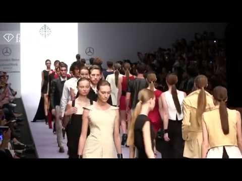 Lorena Saravia en el Mercedes Benz Fashion Week México P/V 2014