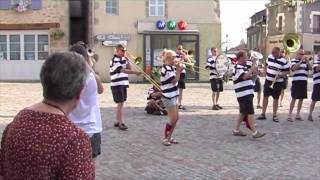 preview picture of video 'De Glasblazers tijdens festival Bandafolies in Bessines, Frankrijk'