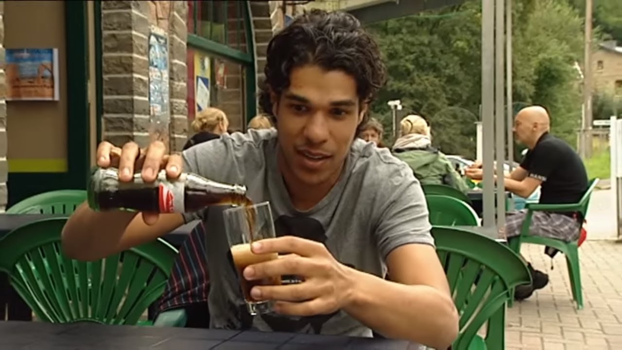 Hoe worden glazen frisdrankflesjes gerecycled | Doen Ze Dat Zo