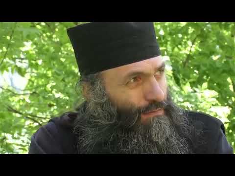 Esential  -   Bogatia mantuitoare si imaginatia demonica