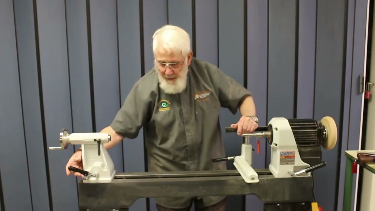 Aligning the wood lathe headstock