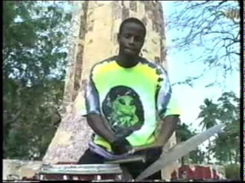 Bobech Bitasyon - Poze W Ti Papa ( Kanaval 2003 )