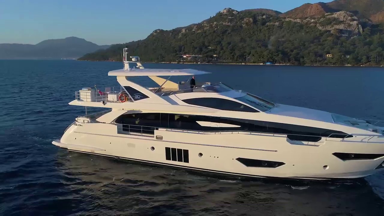 Trailer Azimut 30 METRI