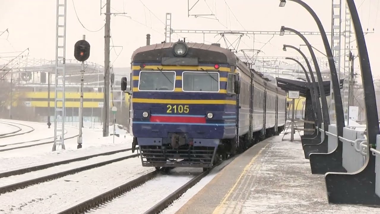 Электропоезд ЭР2-1293 на о.п. Лиллекюла / ER2-1293 EMU at Lilleküla stop