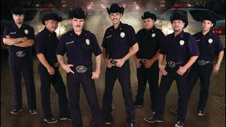El Corrido Del Toro / El Corrido Del Venado — patrulla 81 (Concert hall)