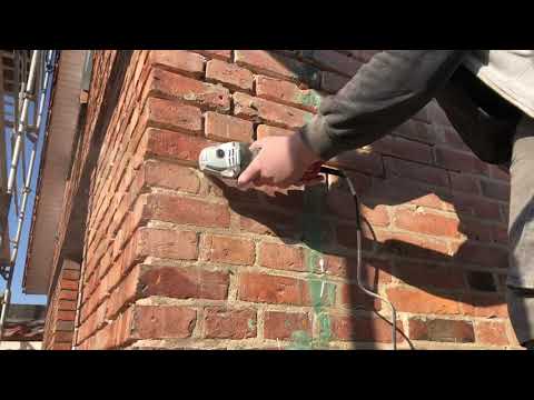 Auskratzen der Alten Fugen