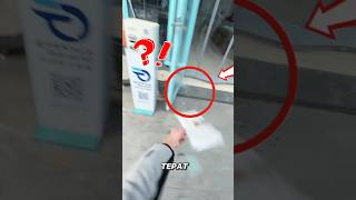 Download lagu The most unique newspaper delivery person in the world 🤔 mp3 Download lagu The most unique newspaper delivery person in the world 🤔 mp3