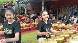 Download lagu Gending Jawa nyampleng ASMARANDANA||karawitan ASRI BUDAYA ft ebeg banyumasan TURONGGO SETO srowot mp3 Download lagu Gending Jawa nyampleng ASMARANDANA||karawitan ASRI BUDAYA ft ebeg banyumasan TURONGGO SETO srowot mp3