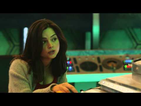 Doctor Who - Clara and the Tardis