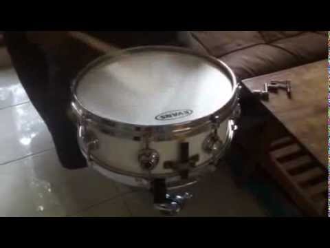 DW collector series Maple 13x5 with Puresound Blasters snare wires.MOV