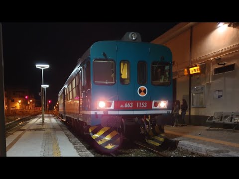 Incrocio di Regionali 22482 e 3673 in Stazione a Bianco