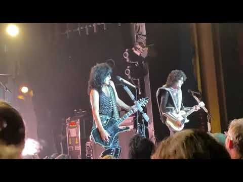 KISS - We Are One KISS Kruise X