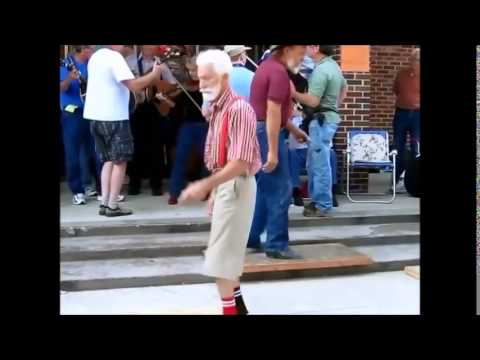 THE GRANDAD SHUFFLE OFF TO CARNAO BEATS - HOUSE (LONG VERSION)