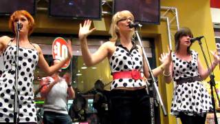 The Pipettes (MkII) Dance so Well in HD