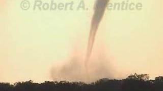 preview picture of video '2004 May 29 Attica-Crystal Springs, KS Tornado (part 1 of 9)'