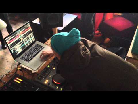 Kanada (Hrabioza Soundsystem) 1:15 min Boiler Room DJ Set at 8 Bitów Poznań.