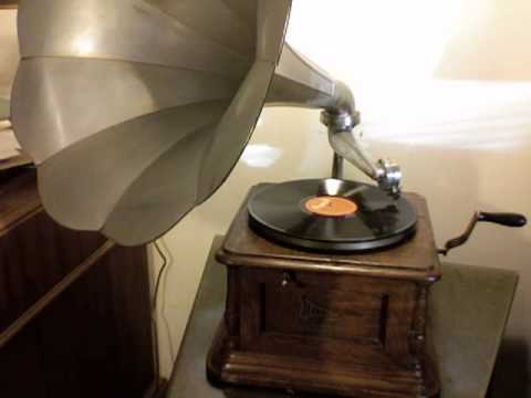 Die beschwipste Drahtkommode I - 'Der schräge Otto'