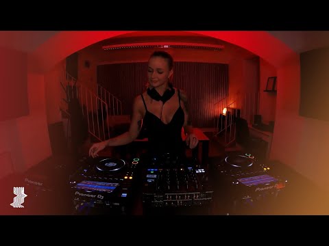 DANJELA - MELODIC TECHNO [ STUDIO ROOM ]