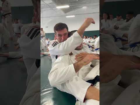 Demian Maia’s “Maia Leão” Choke!