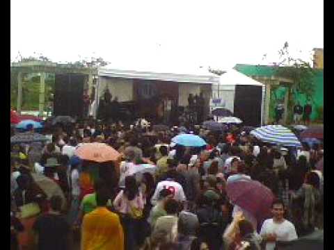 rio das ostras The Band Plus com Wendy Lewis - pink floid