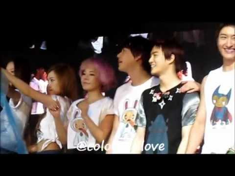 121123 SMTOWN III SG - Kyuhyun during Hope + other members