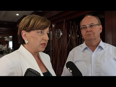  Ljudmila Novak in Jožef Horvat o grški krizi in obisku prleških podjetnikov