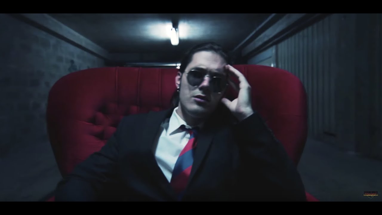 Dirty Shirley — Here Comes The King