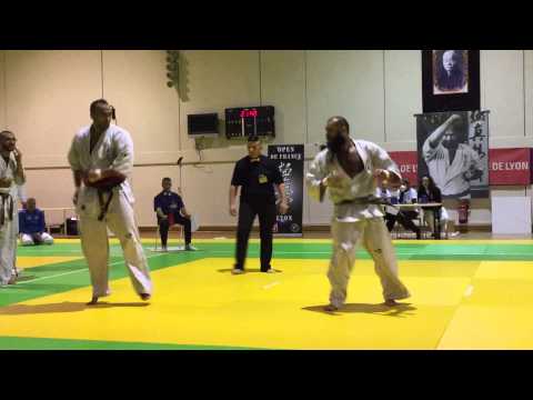 Alejandro Navarro vs. Djema Belkhodja