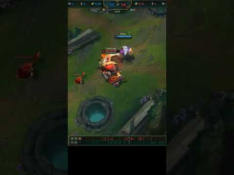 Tahm eats Vel'Koz at the last second! #leagueoflegends #velkoz #tahmkench #shorts