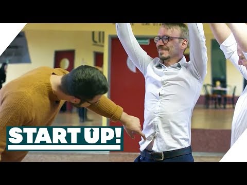 Härtetest in der Tanzschule: Bleibt das Hemd in der Hose? | Start Up! | SAT.1 TV