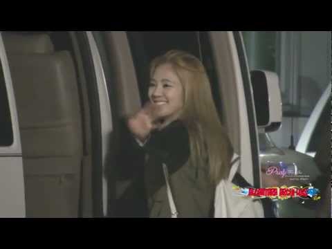 111030 SNSD Hyoyeon & Taeyeon Funny hahaha