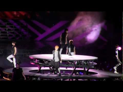 [FANCAM] 231112 SMTOWN SG - SHINee (Lucifer Remix)