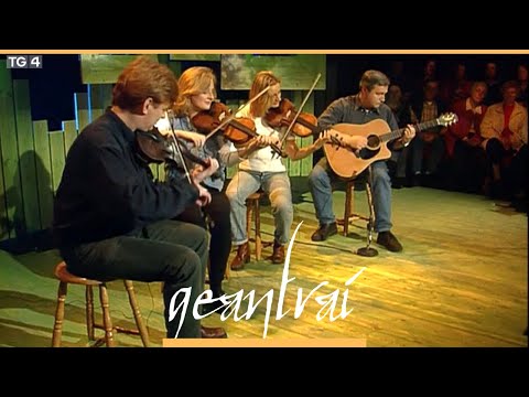 Cora Smyth, Breda Smyth & Seán Smyth | Amharclann An Mall, Tuaim | Geantraí 1997 | TG4