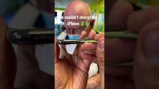 HOW TO FIX CHARGING PORT ON IPHONE WITH A SIMPLE TRICK #shorts #apple #ios #iphone #android #samsung