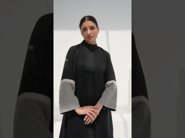 عباية سوداء نصف كلوش سكري لامع