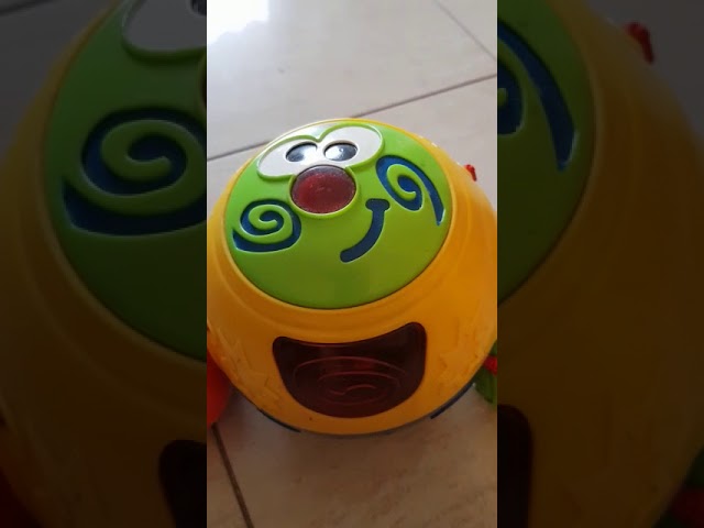Vídeo relacionado con Fisher-Price Coche Monstruito rosa, juguete gateo, bebé +9 meses (Mattel DRG14)