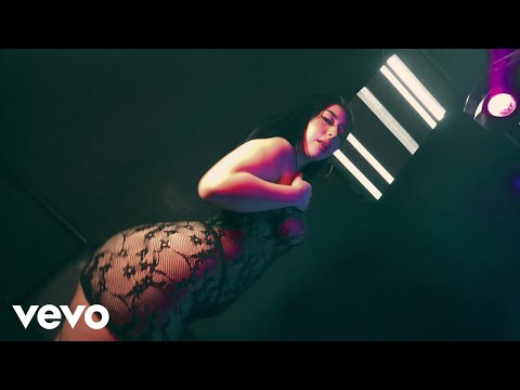 MacheteMusic - Salgo pa la disco (Official Music Video) ft. calaerauzii